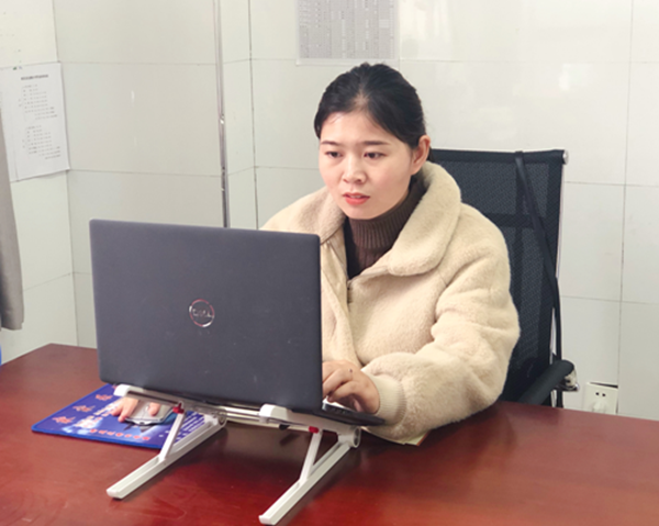南乐县人民教师李亚利：一心耕耘 不问收获