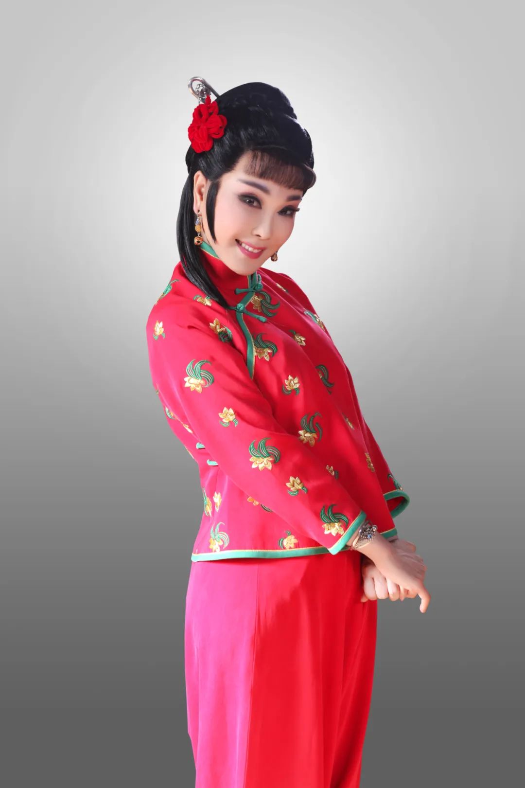 曾昭娟荣获第五届全国中青年德艺双馨文艺工作者荣誉称号