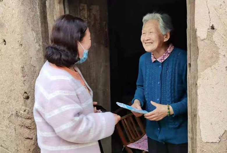沁阳市崇义镇：万只口罩送上门 党员联户暖人心