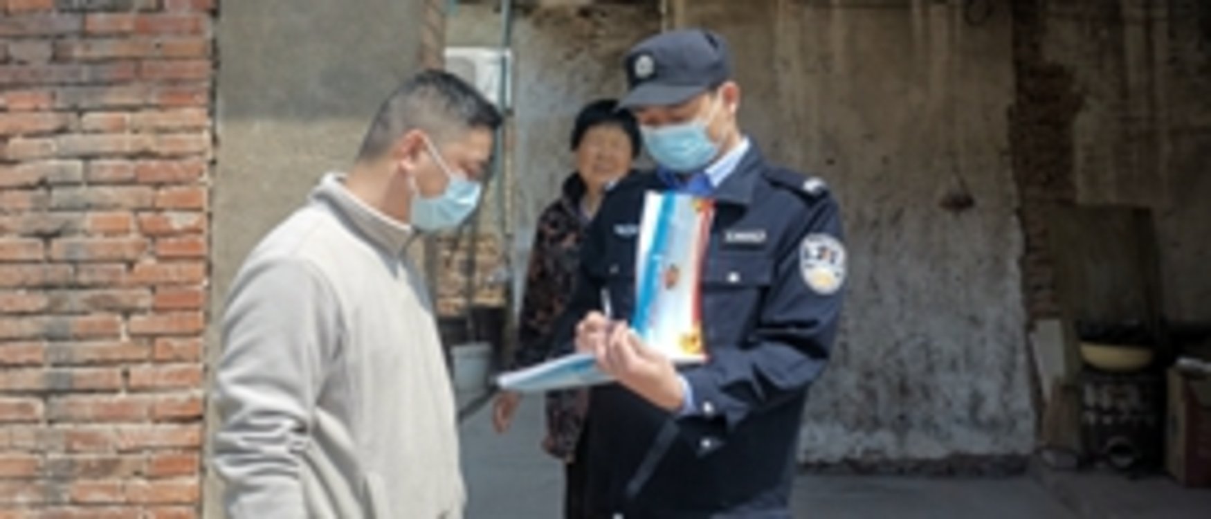 郏县警方解决群众“烦心事” 共建警民“连心桥”