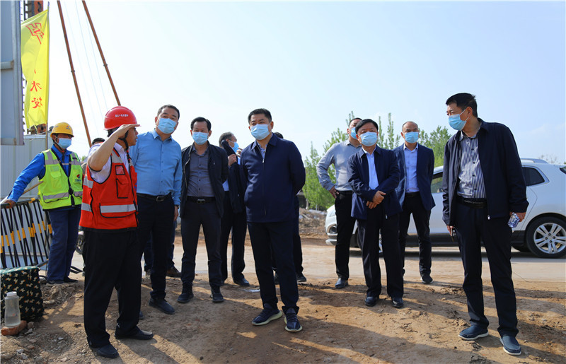 坚持高起点谋划,高标准系统化规划,高质量建设,把实施贾鲁河综合治理