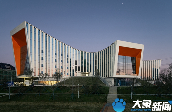 已签约18家高新技术企业 郑州鲲鹏软件小镇的魅力在哪里？