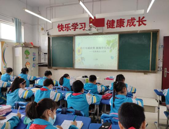 开封市梁苑小学三年级开展数学笔算除法竞赛活动