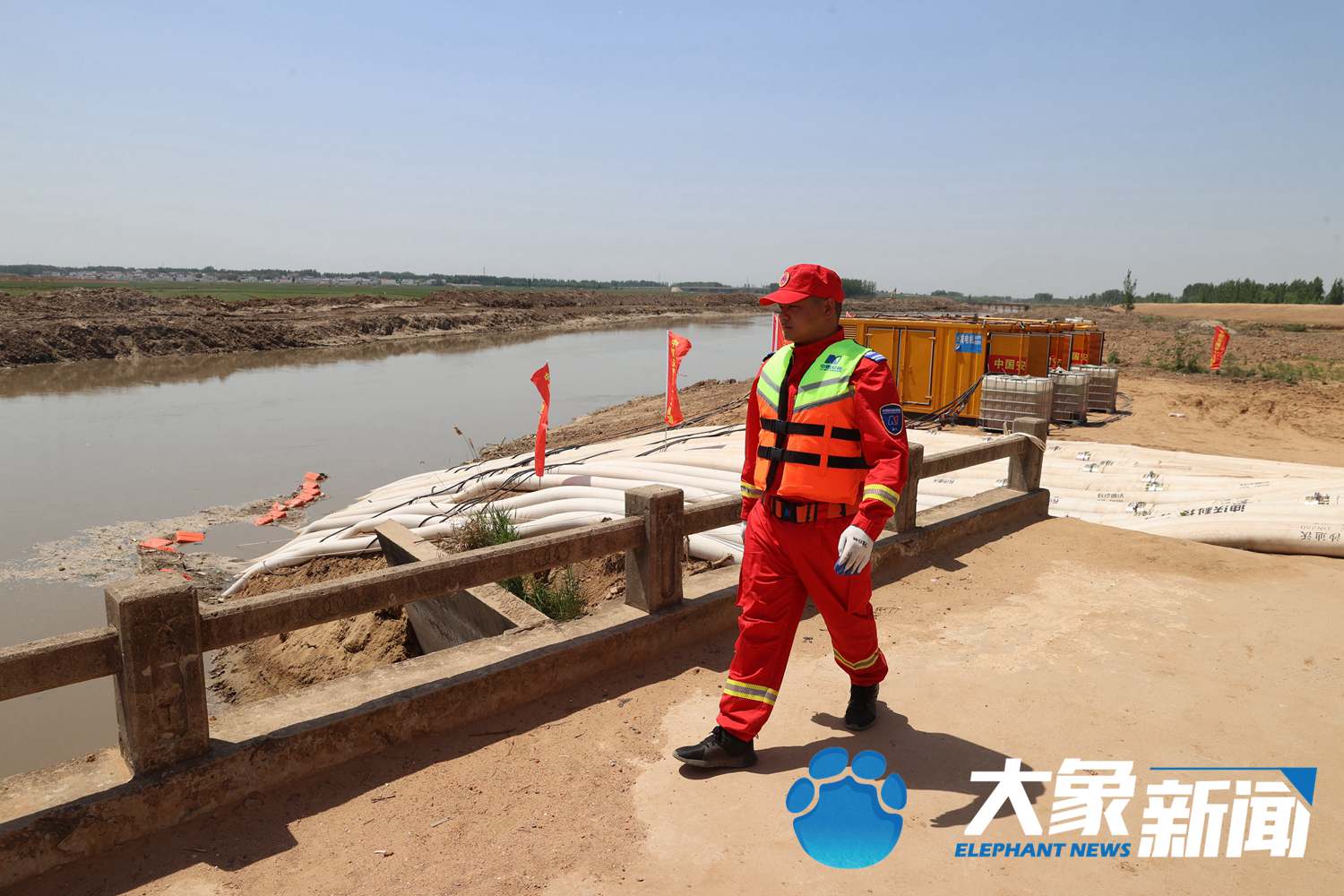 河南贾鲁河应急排水11天已超800万立方 保障安全度汛