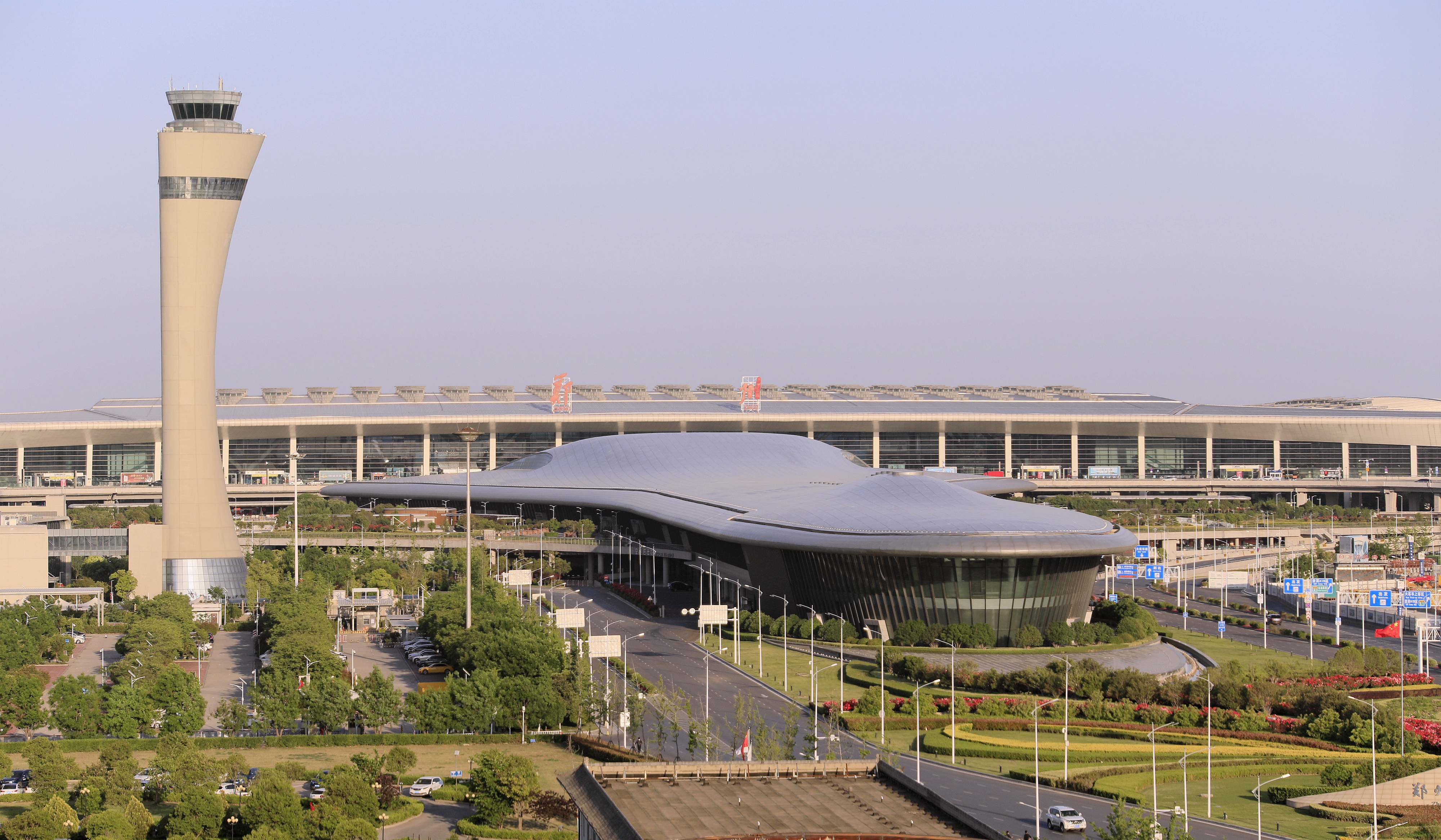 郑州机场有序运行!旅客在郑州机场乘机需查验"两码三证"-大象网