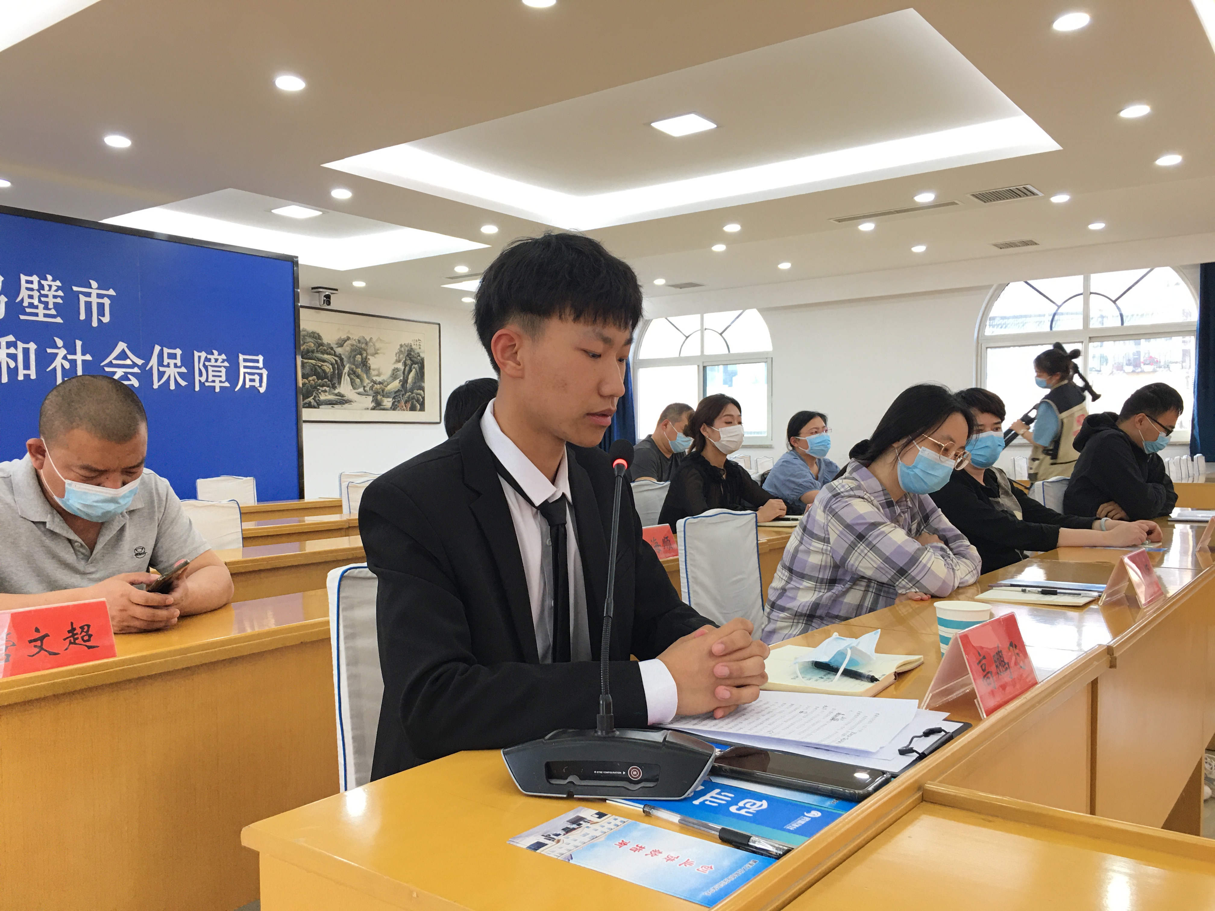 鹤壁市人社局组织召开高校毕业生就业创业座谈交流会-大象网