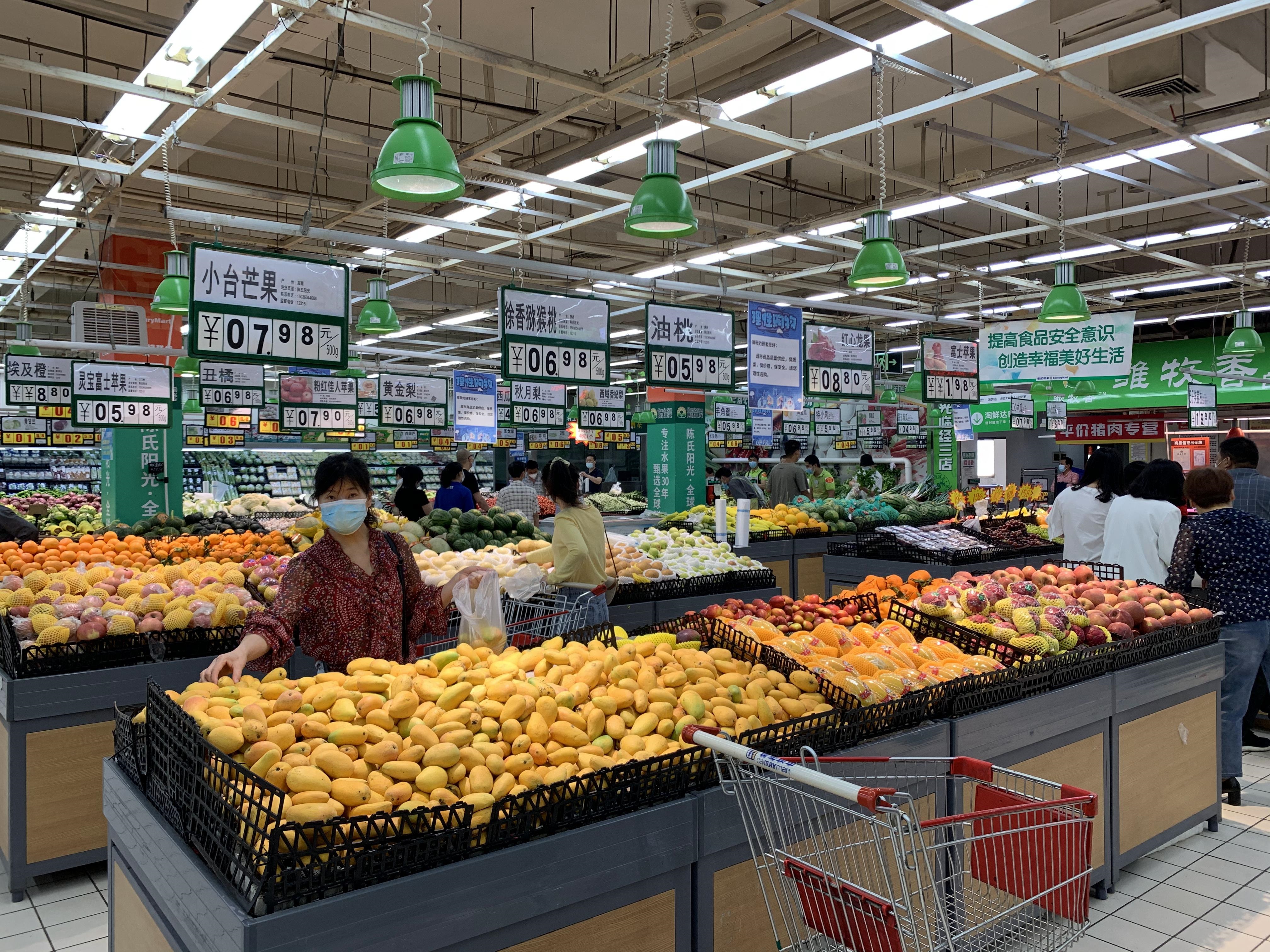 郑州超市的生活必需品供应是否充足？商品供应充足，购物秩序井然
