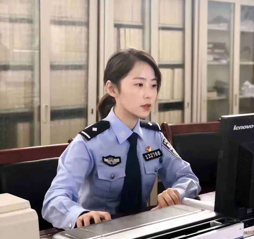 安阳县公安五四青年节致敬藏蓝青春