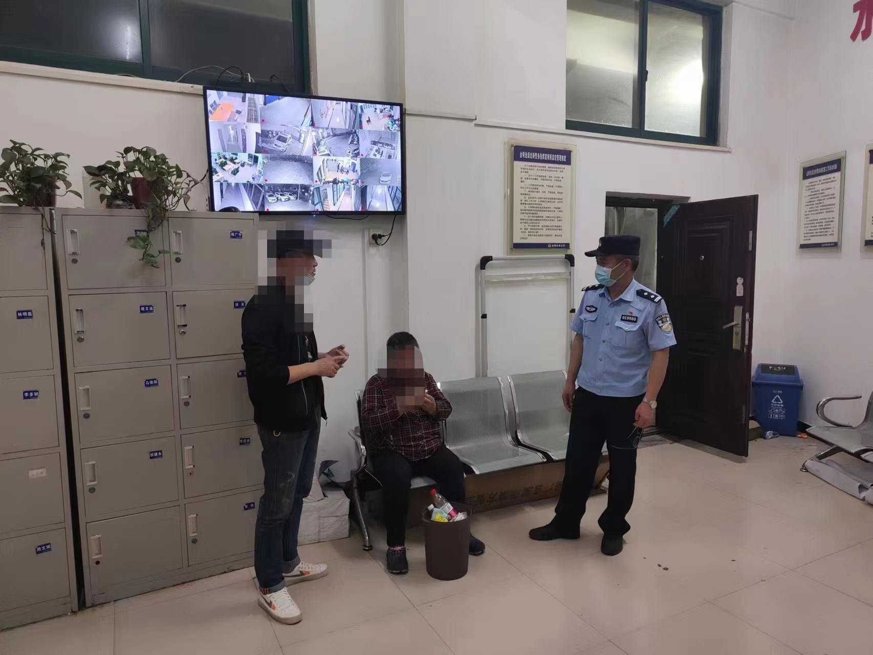 开封金明池派出所民警深夜助走失老人回家