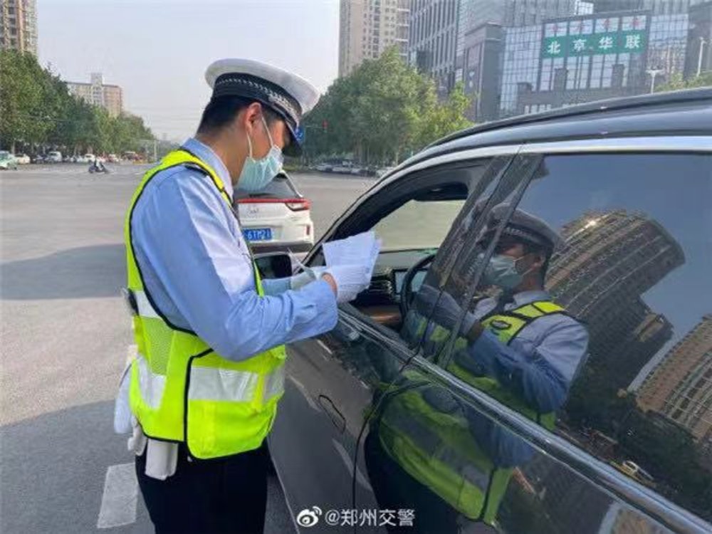 一起捉謠丨現在開車出門交警不再管了？NO，沒有通行證明依然會被勸返！