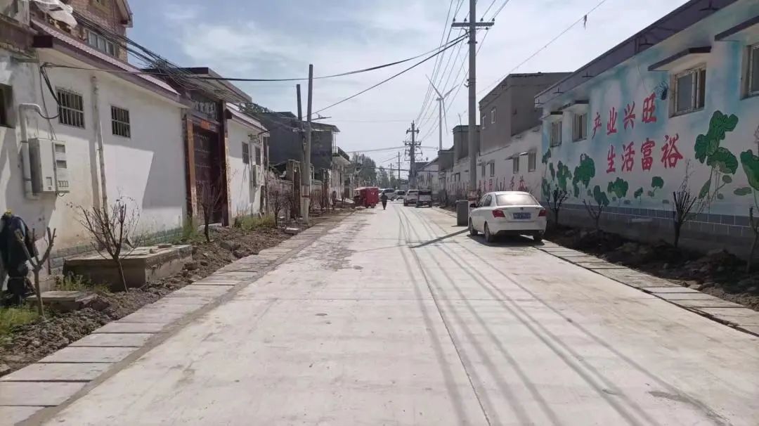 没钱垫资也要干淇县西岗西岗镇姜庄村干群共进人居环境焕新颜