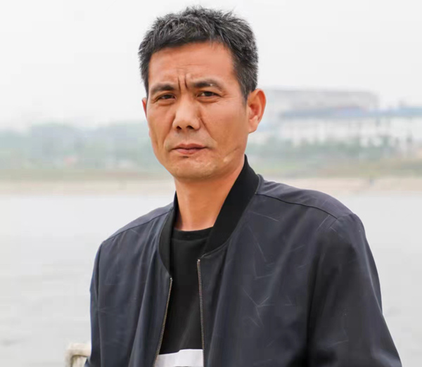 鸡蛋商户马明坤,农民魏文朝,市政工作人员党兴强,公交车司机杨春山