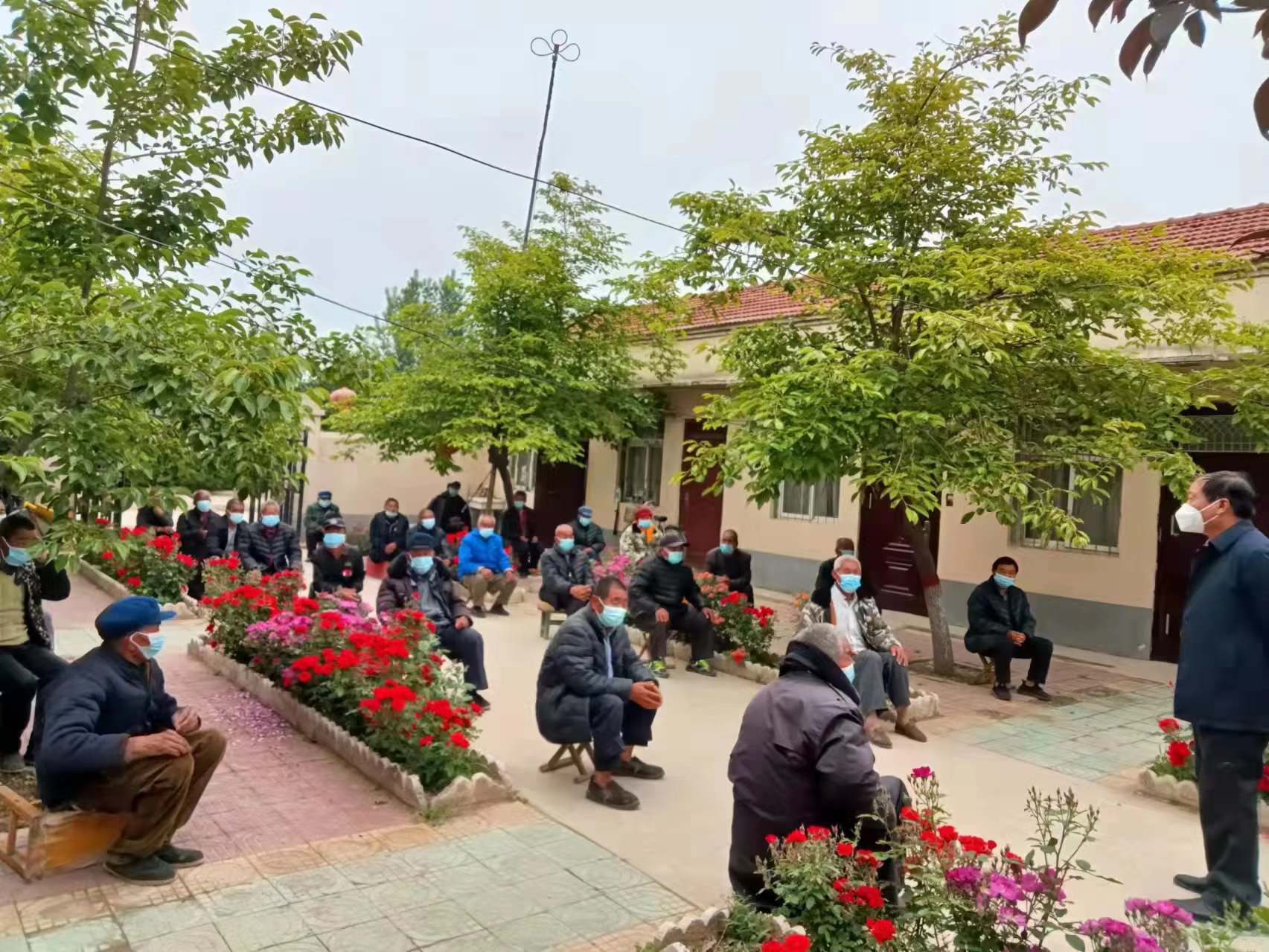 濮阳县八公桥镇民政所所长蔡崇院民政工作老黄牛疫情防控逆行者