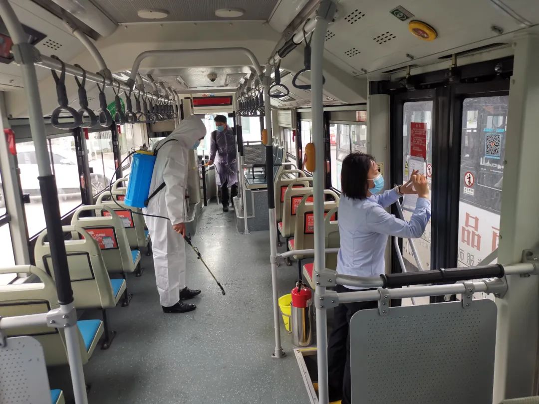 今日11时，郑州公交恢复运营